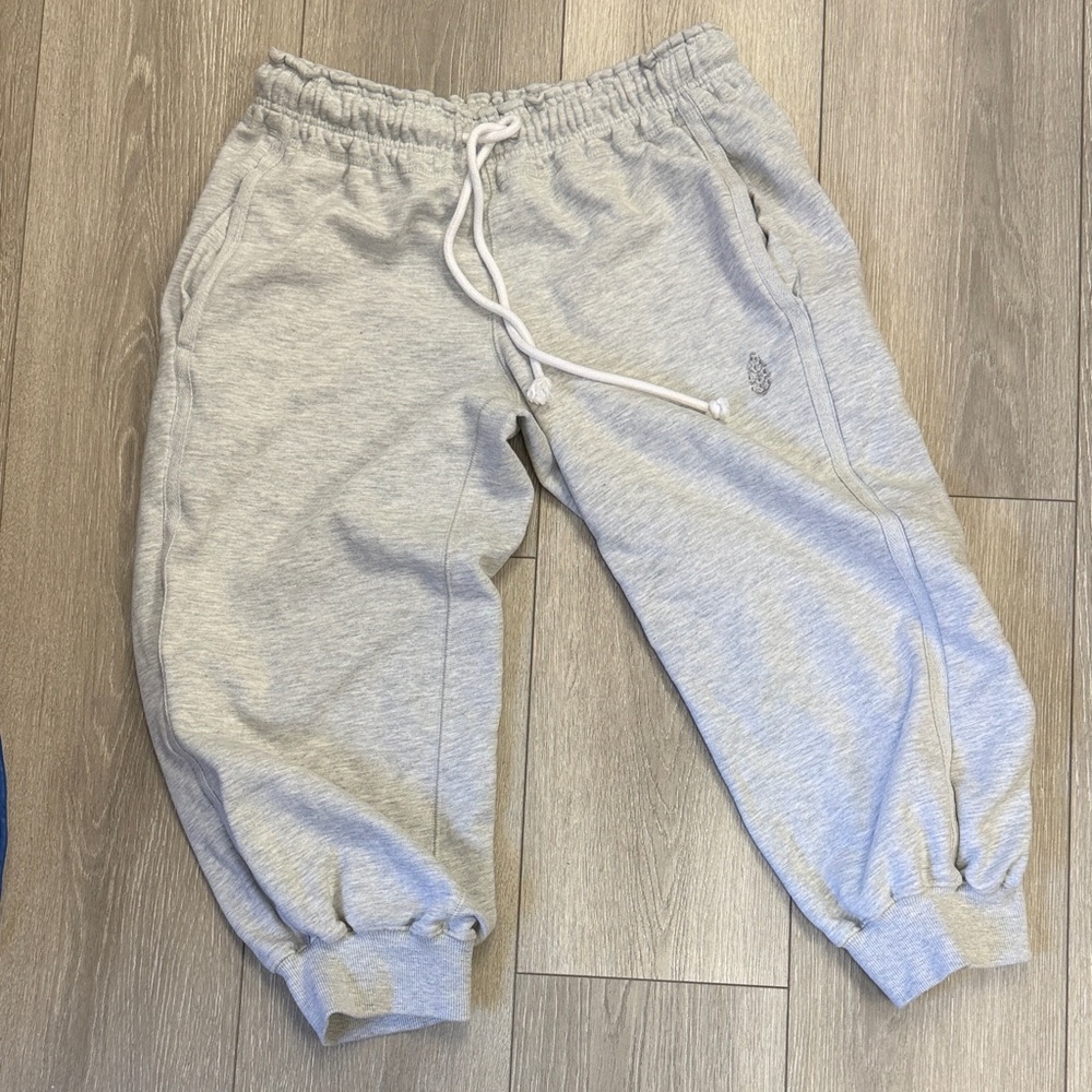 Free People Movement Flutter Cropped jogger